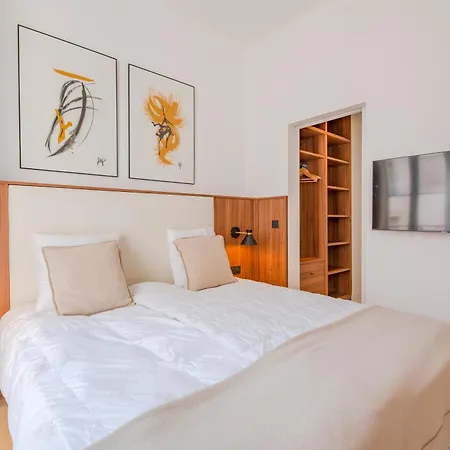 Apartment La Guitare 21 - Cozy In Center Of Cannes, Just Behind Grand